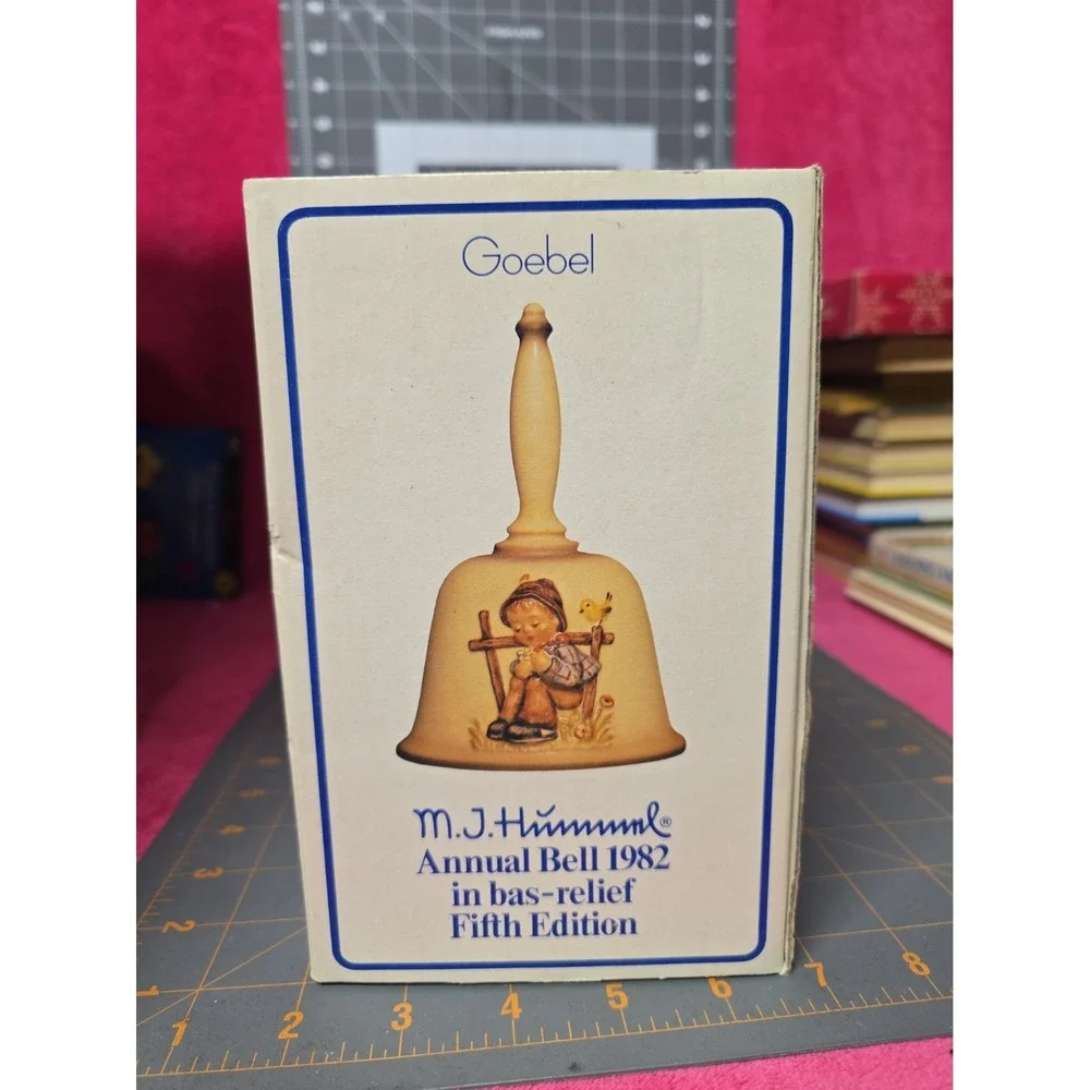 M.J. Hummel Fifth Edition Bell Has Original Box Goebel 1982 In Bas Relief New